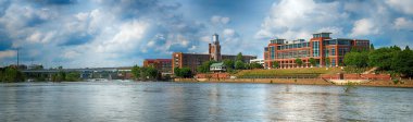 Bina Downtown panoramik görüntü columbus, Gürcistan, riverwalk boyunca