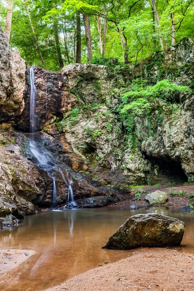 Водопад в горах Джорджии — стоковое фото