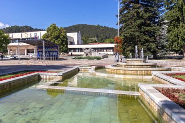 TROYAN, BULGARIA - 31 AĞUSTOS 2021: Bulgaristan 'ın Troyan, Lovech bölgesinin panoramik görünümü