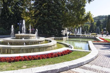 TROYAN, BULGARIA - 31 AĞUSTOS 2021: Bulgaristan 'ın Troyan, Lovech bölgesinin panoramik görünümü