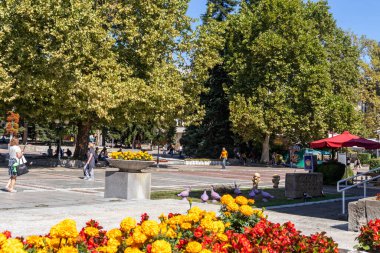 TROYAN, BULGARIA - 31 AĞUSTOS 2021: Bulgaristan 'ın Troyan, Lovech bölgesinin panoramik görünümü