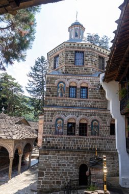 ORESHAK, BULGARIA - 31 Ağustos 2021: Ortaçağ Troyan Varsayım Manastırı, Lovech bölgesi, Bulgaristan