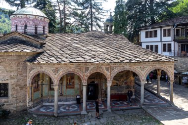 ORESHAK, BULGARIA - 31 Ağustos 2021: Ortaçağ Troyan Varsayım Manastırı, Lovech bölgesi, Bulgaristan