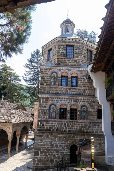 ORESHAK, BULGARIA - 31 Ağustos 2021: Ortaçağ Troyan Varsayım Manastırı, Lovech bölgesi, Bulgaristan