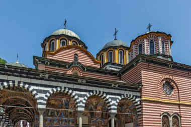 RILA MONASTERY, BULGARIA - 24 Haziran 2021: Rila (Rila Manastırı), Kyustendil Bölgesi, Bulgaristan 'daki Saint Ivan (John) Manastırı' nın iç manzarası