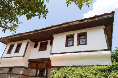 Otantik ondokuzuncu yüzyıl evleriyle Leshten Köyü, Blagoevgrad Bölgesi, Bulgaristan