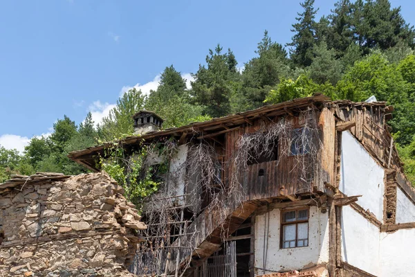 Dorp Leshten Met Authentieke Negentiende Eeuwse Huizen Regio Blagoevgrad Bulgarije — Stockfoto