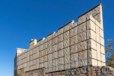 Bulgaristan 'ın Birinci Bulgar İmparatorluğu döneminde Pernik kasabası yakınlarındaki Ortaçağ tahkim edilmiş Krakra kenti harabeleri