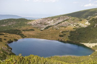 Bulgaristan 'ın Yonchevo Gölü yakınlarındaki Rila Dağı' nın muhteşem manzarası