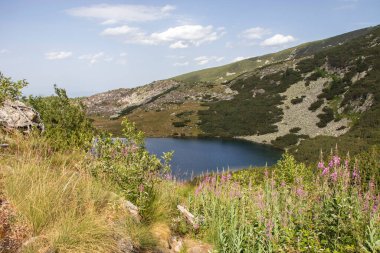 Bulgaristan 'ın Yonchevo Gölü yakınlarındaki Rila Dağı' nın muhteşem manzarası