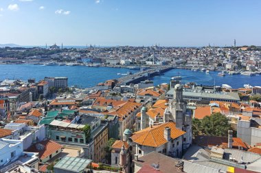 İSTANBUL, TURKEY - 27 Temmuz 2019: Galata Kulesi 'nden İstanbul, Türkiye' ye inanılmaz Panoramik manzara