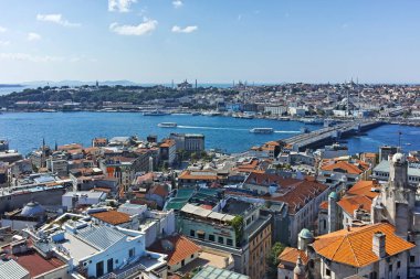 İSTANBUL, TURKEY - 27 Temmuz 2019: Galata Kulesi 'nden İstanbul, Türkiye' ye inanılmaz Panoramik manzara