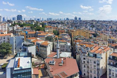 İSTANBUL, TURKEY - 27 Temmuz 2019: Galata Kulesi 'nden İstanbul, Türkiye' ye inanılmaz Panoramik manzara