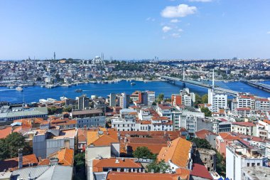 İSTANBUL, TURKEY - 27 Temmuz 2019: Galata Kulesi 'nden İstanbul, Türkiye' ye inanılmaz Panoramik manzara
