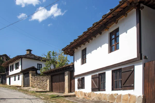 Rua Típica Casas Antigas Aldeia Histórica Staro Stefanovo Região Lovech — Fotografia de Stock