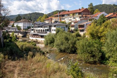 TROYAN, BULGARIA - 31 AĞUSTOS 2021: Bulgaristan 'ın Troyan, Lovech bölgesinin panoramik görünümü