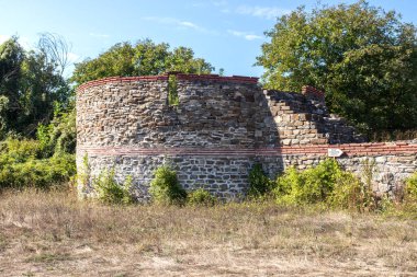 Bulgaristan 'ın Lomets, Lovech bölgesi yakınlarındaki Sostra antik Roma kalesinin kalıntıları
