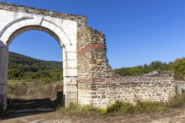 Bulgaristan 'ın Lomets, Lovech bölgesi yakınlarındaki Sostra antik Roma kalesinin kalıntıları