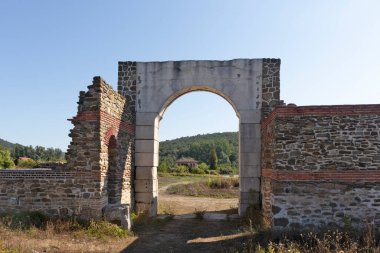 Bulgaristan 'ın Lomets, Lovech bölgesi yakınlarındaki Sostra antik Roma kalesinin kalıntıları