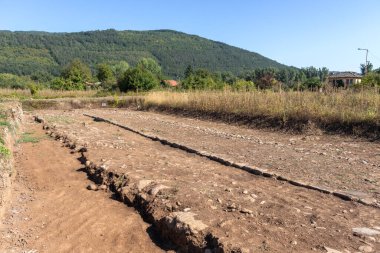 Bulgaristan 'ın Lomets, Lovech bölgesi yakınlarındaki Sostra antik Roma kalesinin kalıntıları