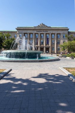RUSE, BULGARIA - 15 AUGUSR 2021: Bulgaristan 'ın Ruse kentinde Adliye Binası