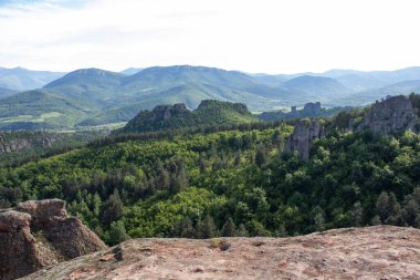 BELOGRADCHIK, BULGARIA - 22 Mayıs 2021: Bulgaristan 'ın Kaleto, Vidin Bölgesi olarak bilinen Ortaçağ Belogradchik Kalesi Harabeleri