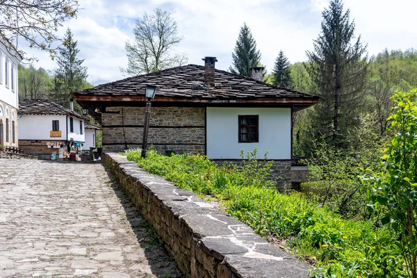 Bozhentsi Bulgaria Mayo 2021 Calle Típica Casas Antiguas Pueblo Histórico —  Fotos de Stock