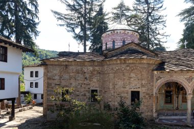 ORESHAK, BULGARIA - 31 Ağustos 2021: Ortaçağ Troyan Varsayım Manastırı, Lovech bölgesi, Bulgaristan