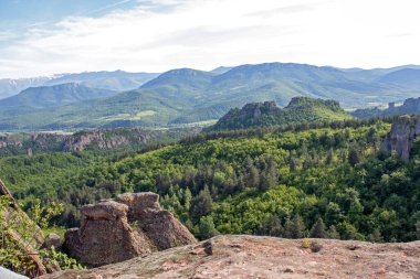 BELOGRADCHIK, BULGARIA - 22 Mayıs 2021: Bulgaristan 'ın Kaleto, Vidin Bölgesi olarak bilinen Ortaçağ Belogradchik Kalesi Harabeleri