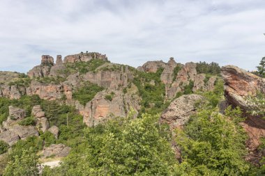 BELOGRADCHIK, BULGARIA - 22 Mayıs 2021: Bulgaristan 'ın Kaleto, Vidin Bölgesi olarak bilinen Ortaçağ Belogradchik Kalesi Harabeleri