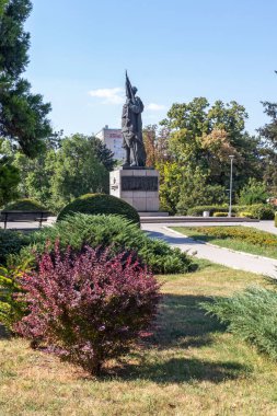 RUSE, BULGARIA - 15 AUGUSR 2021: Bulgaristan 'ın Ruse kentinde Alyosha olarak bilinen Sovyet Ordusu Anıtı