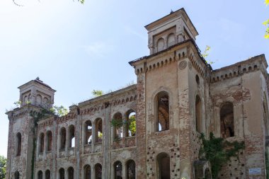 VIDIN, BULGARIA - 23 Mayıs 2021: Bulgaristan 'ın Vidin kentindeki Vidin Sinagogu kalıntıları