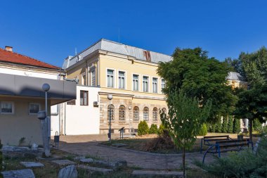 RUSE, BULGARIA -15 Ağustos 2021: Bulgaristan 'ın Rusçuk kentinin merkezinde Kniaz Alexander Battenberg Meydanı