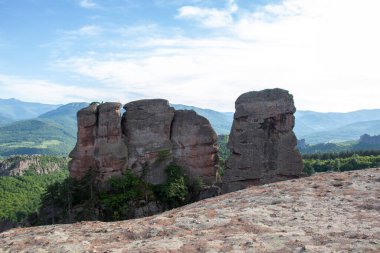 BELOGRADCHIK, BULGARIA - 22 Mayıs 2021: Bulgaristan 'ın Kaleto, Vidin Bölgesi olarak bilinen Ortaçağ Belogradchik Kalesi Harabeleri