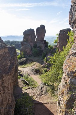 BELOGRADCHIK, BULGARIA - 22 Mayıs 2021: Bulgaristan 'ın Kaleto, Vidin Bölgesi olarak bilinen Ortaçağ Belogradchik Kalesi Harabeleri