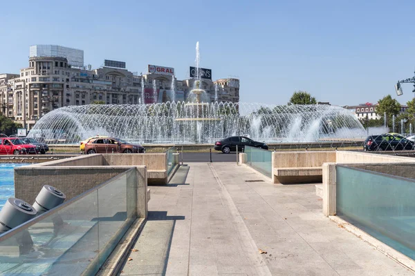 Bukarest Rumänien Augusti 2021 Fontänen Vid Uniriitorget Centrala Bukarest Rumänien — Stockfoto