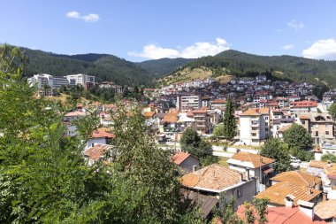 ÇEPELARE, BULGARIA - 7 Ağustos 2021: Bulgaristan 'ın ünlü kayak merkezi Chepelare, Smolyan Bölgesi, Bulgaristan