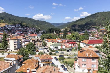 ÇEPELARE, BULGARIA - 7 Ağustos 2021: Bulgaristan 'ın ünlü kayak merkezi Chepelare, Smolyan Bölgesi, Bulgaristan