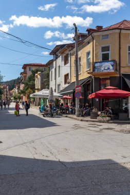 ÇEPELARE, BULGARIA - 7 Ağustos 2021: Bulgaristan 'ın ünlü kayak merkezi Chepelare, Smolyan Bölgesi, Bulgaristan