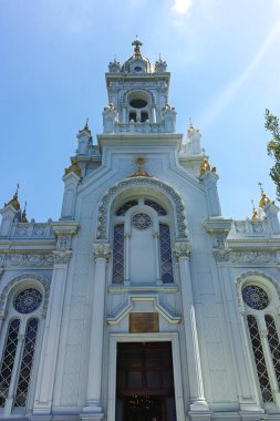 İstanbul, Türkiye - 27 Temmuz 2019: İstanbul, Türkiye 'deki Bulgar Ortodoks Aziz Stephen Kilisesi Demir Kilise olarak bilinir