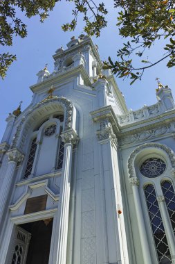 İstanbul, Türkiye - 27 Temmuz 2019: İstanbul, Türkiye 'deki Bulgar Ortodoks Aziz Stephen Kilisesi Demir Kilise olarak bilinir