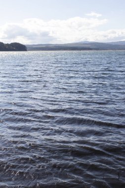 Bulgaristan 'ın Sofya kenti yakınlarındaki Iskar Reservoir' un muhteşem sonbahar manzarası
