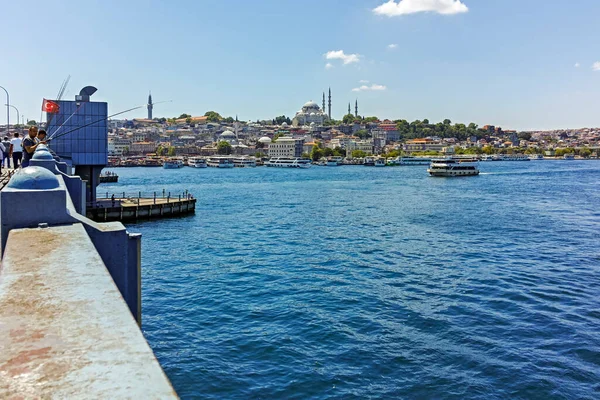 土耳其伊斯坦布尔 2019年7月26日 从加拉塔桥和金角到土耳其伊斯坦布尔市的全景 — 图库照片