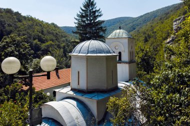 GORNJAK Manastırı, SERBIA - 11 Ağustos 2019: Petrovac, Sumadija ve Batı Sırbistan yakınlarındaki Ortaçağ Gornjak Manastırı