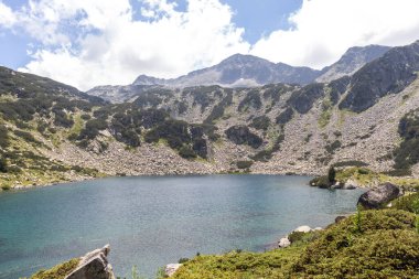 Bulgaristan 'ın Pirin Dağı ve Banderitsa Gölü' nün muhteşem manzarası