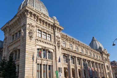 BUCHAREST, ROMANIA - 16 AĞUSTOS 2021: Romanya 'nın Bükreş kentinin şehir merkezinde (eski kasaba) tipik cadde ve durgunluk