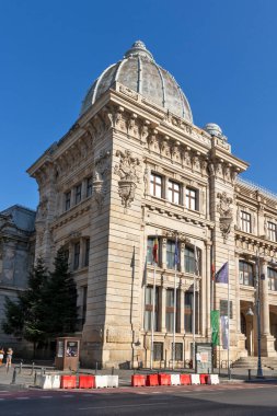 BUCHAREST, ROMANIA - 16 AĞUSTOS 2021: Romanya 'nın Bükreş kentinin şehir merkezinde (eski kasaba) tipik cadde ve durgunluk