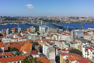 İstanbul, Türkiye - 27 Temmuz 2019: Galata Kulesinden İstanbul, Türkiye 'ye İnanılmaz Panorama