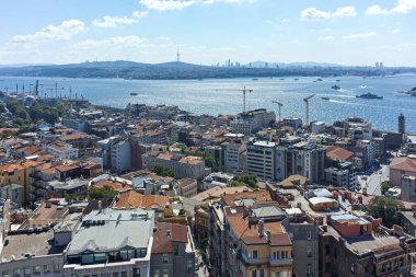 İstanbul, Türkiye - 27 Temmuz 2019: Galata Kulesinden İstanbul, Türkiye 'ye İnanılmaz Panorama