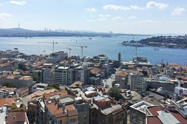 İstanbul, Türkiye - 27 Temmuz 2019: Galata Kulesinden İstanbul, Türkiye 'ye İnanılmaz Panorama
